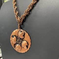 VTG REBAJES Artisan Stunning Signed Copper Oak Leaves Round Pendant & Chain 22″