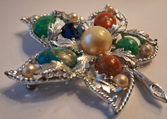 Vtg 1968 UV Glow SARAH COVENTRY Fantasy Brooch Silver Leaf Multicolor 3″ x 2.25″