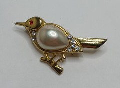 Bird with Pearl Belly and Rhinestones Goldtone Brooch