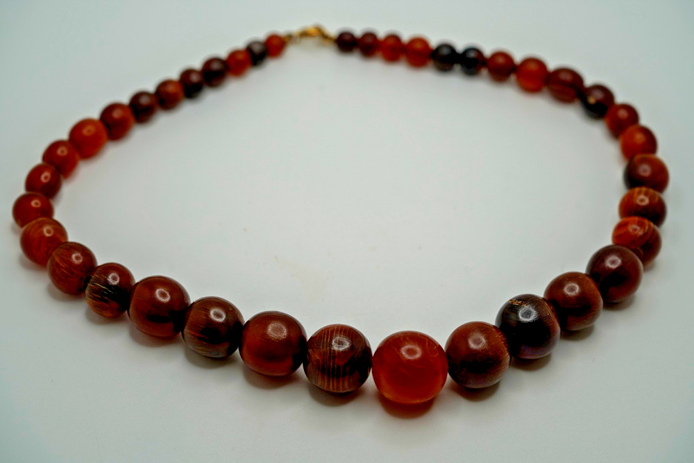 Vintage Graduated Amber Bead Necklace 17.75″ x 6mm-19mm JB29
