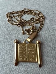 UNIQUE VINTAGE 14K TORAH 10 COMMANDMENTS MOSES PENDANT NECKLACE MADE IN ISRAEL
