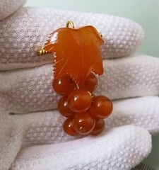 Vintage Natural Baltic Amber Grapes Brooch USSR Gold Plated Pin