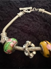 Vintage 8.5” European Charm Bracelet Floral Lampwork Glass Beads Silver Tone