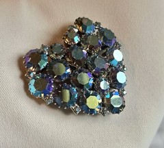 vintage blue aurora borealis Peacock AB Iridescent Crystal Cluster Heart Brooch