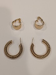 VINTAGE – Gold Toned Earrings, Scarf pins, Danglers and more (10 pieces)