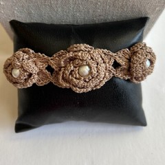 Vintage Crochet Bracelet Faux Pearls Stretch Gold Tone Cord 70’s Hippie Boho