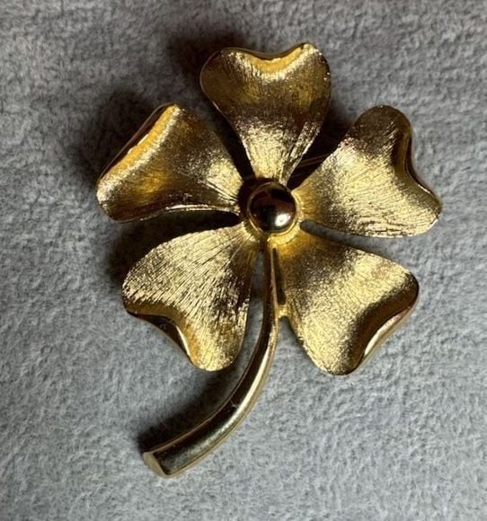 ACCENT Pin