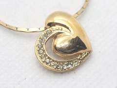 Vintage Gold Tone Necklace Chain Heart Rhinestone Pedant 29in.