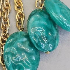Vintage Celebrity NY Necklace Simulated Jade Green Dangles Gold Tone Layers 20″
