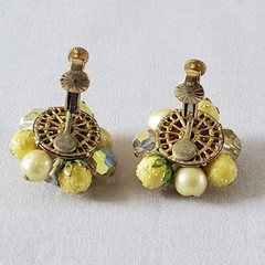 Vtg VENDOME Yellow Gold Faux Pearls Glass Balls Beads Clip On Earrings