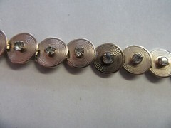 Beautiful Vintage 1950’s Gold Tone Circle w Crystals Bracelet 7 1/4″
