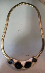 Vintage Black Gold Tone And White Necklace 7 Inches Around
