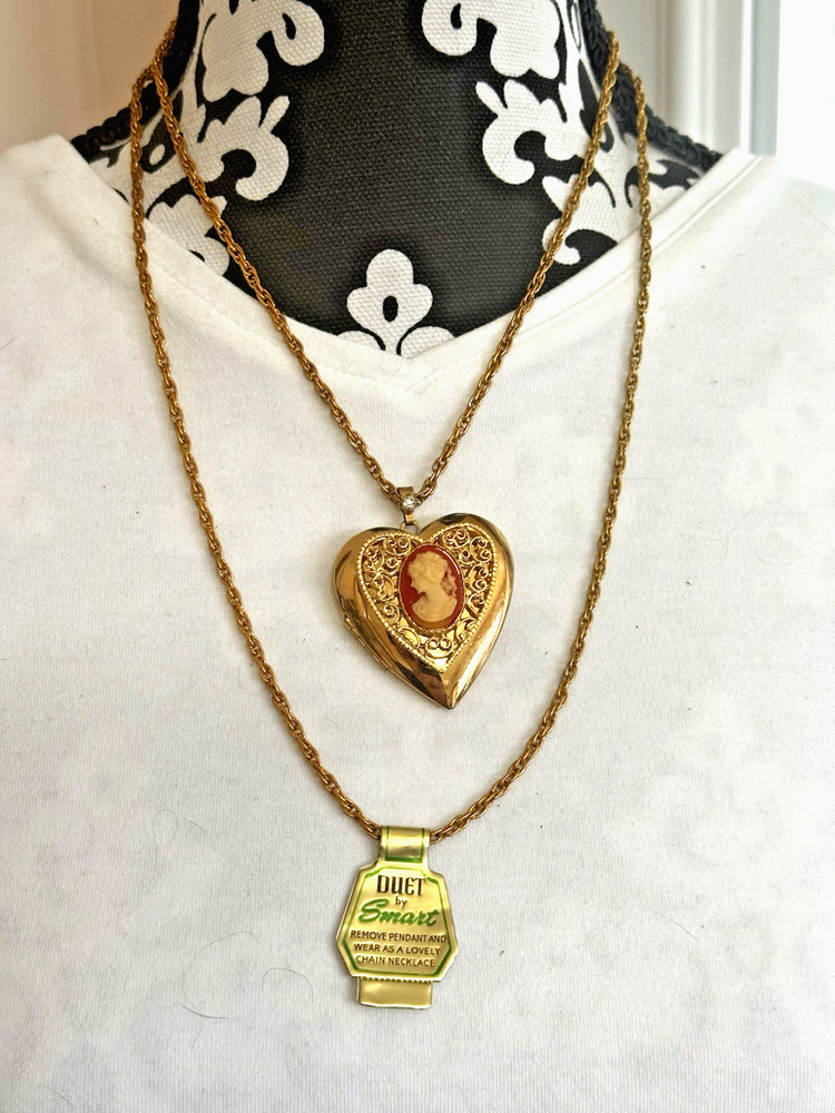 Vintage Duet by Smart H.G.E. Cameo Heart Locket & Chain Necklace Orig Box & Tags