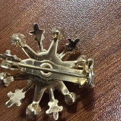 Vintage Gold Tone Snowflake w/ Blue Rhinestones Brooch Pin Scarf Jewelry 1″