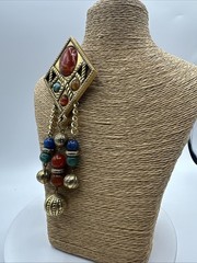 ‘80 Vintage Rhombus Shape Faux Stones Dangling Brooch. See pics.