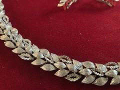 Vin Coro 18” Necklace & Clip Earrings Mid-Century Brush GoldTone Textured Leaves