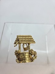 Vintage Wishing Well Brooch Movable Gold Tone 1.75″