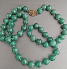 Vintage Chinese Export Green JADE Beaded Necklace Knotted 9mm 23”