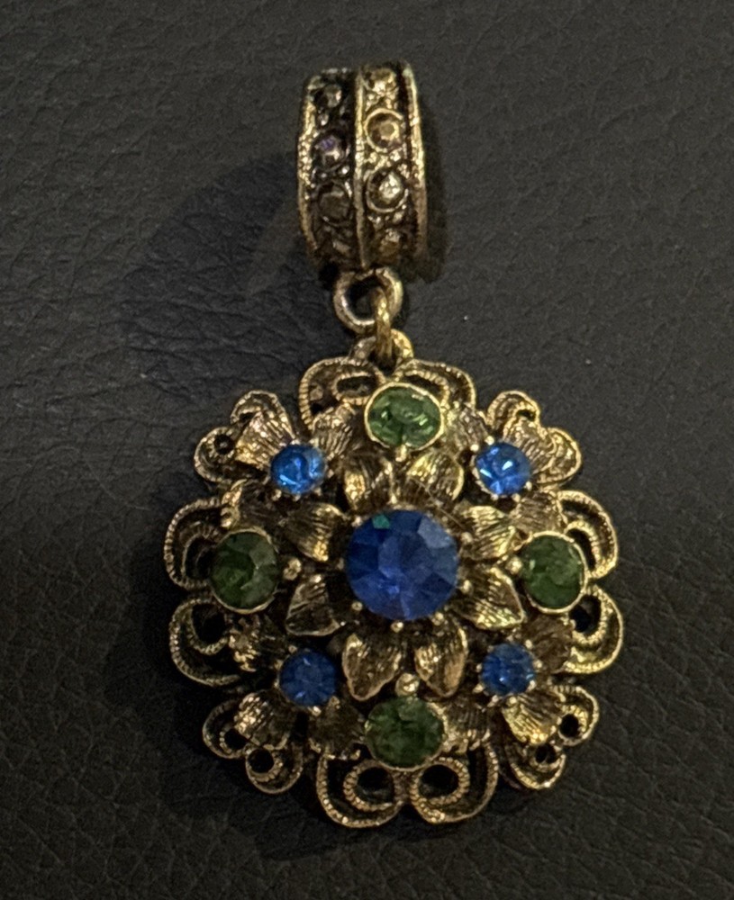 Vintage Unbranded Gold Tone Green And Blue Rhinestone Pendant