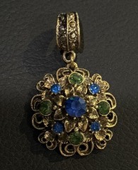 Vintage Unbranded Gold Tone Green And Blue Rhinestone Pendant