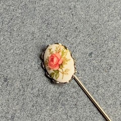 Retro Style Oval Stick Pin 2.5 In Pink Rose Flower Floral White Vintage Classic