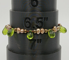VTG 925 Green Teardrop Crystal and Pearl Bracelet 7in Sterling Silver 7g Toggle