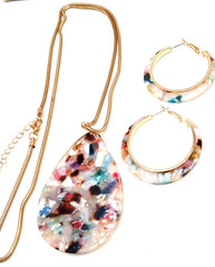Vtg 80s Gold Tone Multi Color Resin Teardrop 29 In Necklace w Matching Earrings