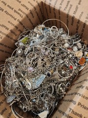 3 Pounds Jewelry Costume Vintage Mix LBS necklaces bracelets pins rings etc lbs