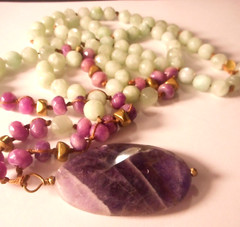 Vtg in2 Amethyst Pendant Charoite Aventurine Goldtone Beaded Necklace 31/33″
