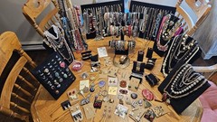 COSTUME VINTAGE JEWELRY Assortment TRIFARI MONET BAKELITE More 20 Lbs LOT