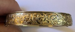 VINTAGE 12KT Gold Filled Floral Etched Bangle! FINBERG MFG CO Signed 9mm Hinged