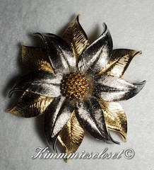Yellow & White Gold flower Brooch Vintage 1960s-70s Celebrity N.Y. Classy