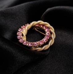 Vintage 1960s-1980s Gold-Tone Rhinestone Circle Pink Brooch