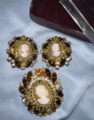 Rare VTG Hobe Rhinestone Cameo Brooch Pin, Clip Earring 3pc Set Parure W/ BEZELS