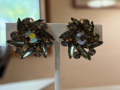Vintage TARA by D&E Juliana Clip Earrings Gray Navette AB Rhinestones 1”