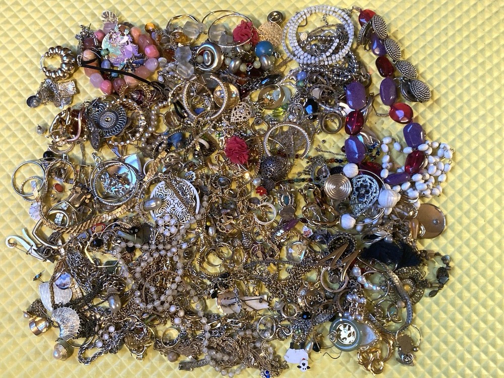 Large 10.2 lb Mixed Lot of Costume Jewelry – Vintage to Modern – Mostly Wearable