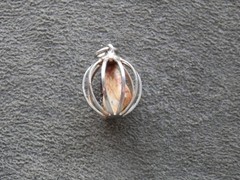 Granite with Iron Ore Veins in ‘Rusted’ Cage Vintage Silvertone Pendant 1.8g