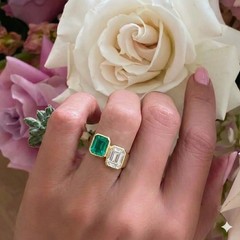 Vintage 18k Yellow Gold Engagement ring 6.75CT. Green Gem Emerald Emerald Cut