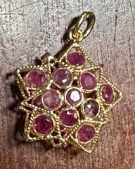 Vintage 18K Yellow Gold Mughal Ruby Star Charm Pendant 750 Indian Double Sided