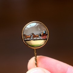 SUPERB ANTIQUE SCOTTISH 15K GOLD ESSEX CRYSTAL STICKPIN BROOCH HORSE CARRIAGE