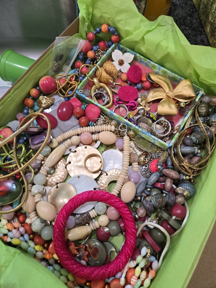 Beautiful Lot Of Estate Jewelry, Turquise, Teal & Green Many Signed