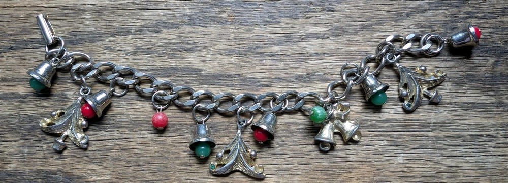 Vintage Christmas 7″ Chain/Charm Bracelet Trees Bells Ornaments