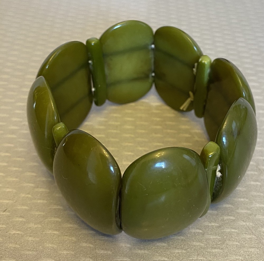 70s Vintage Plastic Stretch Bracelet Big Chunky Dark Green Marble 1-5/8″ Wide
