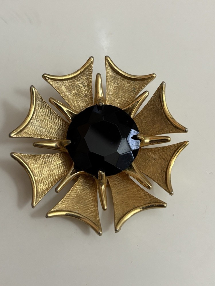 BSK Brooch Signed Gold Tone Black Glass Stone Pin Pendant