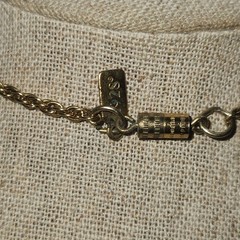 1928 Gold Tone Perfume Needle case Necklace Ornate Engraved Amphora Pendant 30in