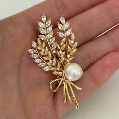 Ladies Clear CZ Flower Plant Faux Pearl Gold Tone Sparkly Brooch Pin Pendant