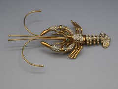 VINTAGE MOVING TAIL LARGE LOBSTER BROOCH CRYSTAL RHINESTONE FIGURAL 4.25″