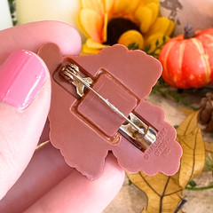 Vintage Hallmark Fall Leaves Brooch Autumn Oak Leaf Acorn Pin