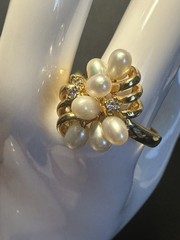 Seta Gold tone cultured freshwater white pearl cluster clear accents ring sz 9