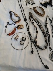 21 Pc jewelry lot Womens Fashion Necklaces Rings Bracelets Earrings Brooches